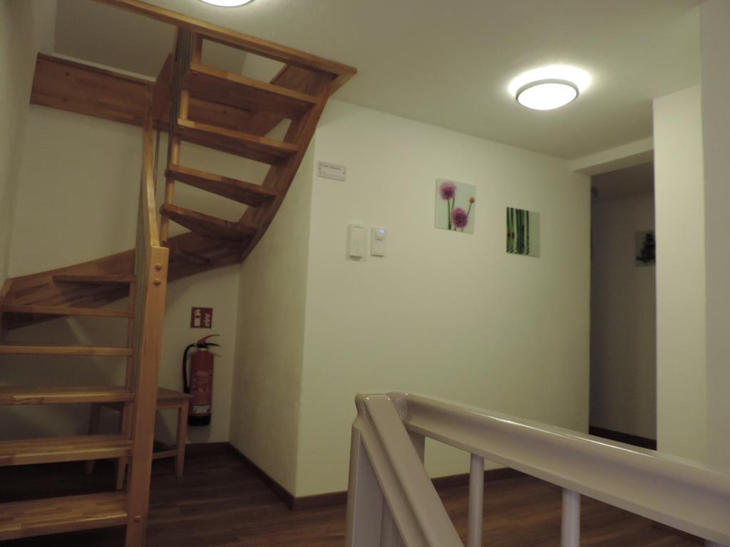 Pension Am Kirchberg Wehringen Exteriör bild
